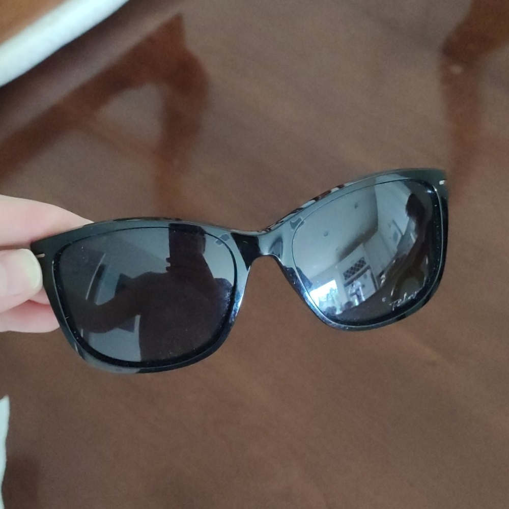 Authentic Oakley women's polarized sunglasses